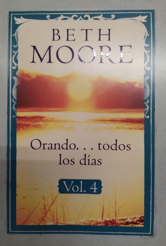 Orando... Todos los Días, Vol. 4 (bolsillo)