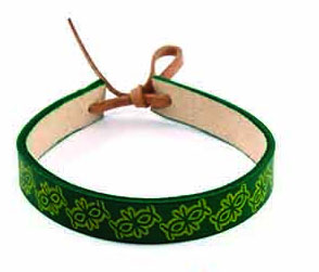 Pulsera piel color verde KCK con icthus inscritos (Nueva colección Luce y Comparte)