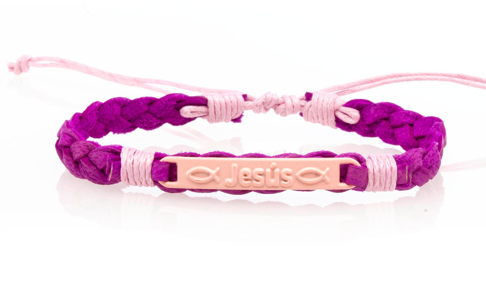 Pulsera algodón JKL con placa Jesús rosa/lila (Nueva colección Luce y Comparte)