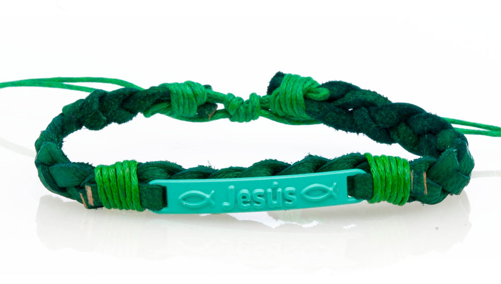 Pulsera algodón JKL con placa Jesús verde (Nueva colección Luce y Comparte)