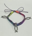 Pulsera mulicolor CJR con tres Icthus metal Lila claro